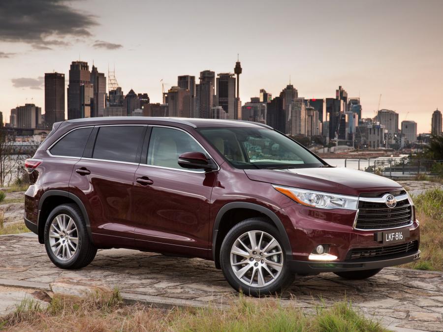  Toyota Kluger 2014 года  (фото 18 из 23)
